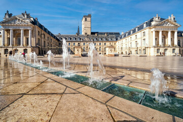 Stadtzentrum Dijon: der Herzogspalast - obrazy, fototapety, plakaty