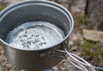 自然の中でお湯を沸かす