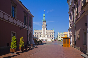 Fototapeta na wymiar Town Hall at Great Market Square (Rynek Wielki) in Zamosc, Poland