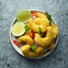 Deep fried shrimps with chili and lime