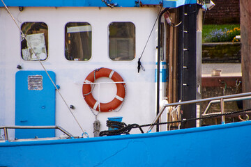 Rundgang im Hafen von Neuharlingersiel in Ostfriesland