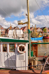 Rundgang im Hafen von Neuharlingersiel in Ostfriesland