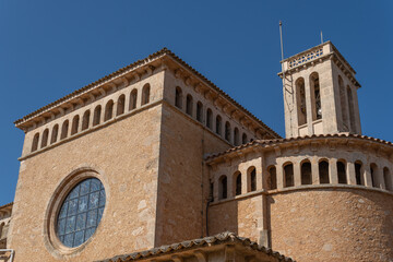 Fototapeta na wymiar Parish church of the Majorcant town of Calonge