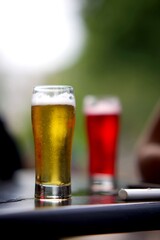 Bière blonde et monaco grenadine boisson apéro bar