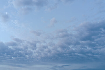 Schönste Wolken am Abend über Marburg