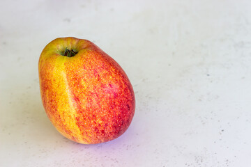 red apple