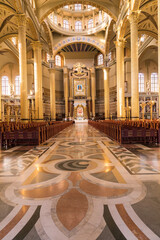 Obraz premium Chancel, main altar.Sanctuary of Our Lady of Sorrows in Licheń, Queen of Poland. The largest temple in Poland.