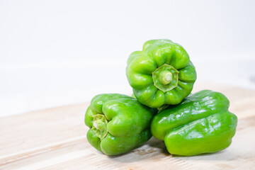 食材　ピーマンの文字入れ背景素材