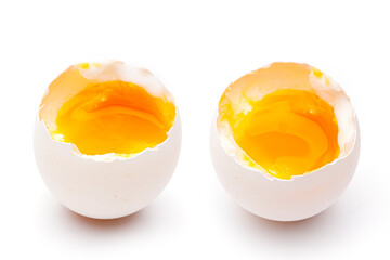 Zwei Weiche geöffnete Eier