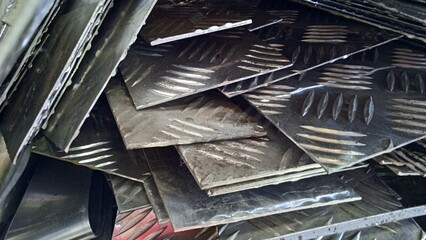 Scrap waste from aluminium plate resulting from the company's production activities. Accommodated...