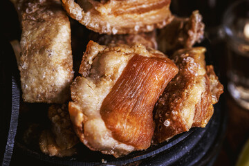 Brazilian crackling, an appetizer made by frying bacon, a layer of leather, meat and lots of fat, usually taken from the pork belly