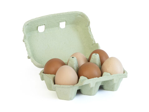 Oeufs de poule dans une boîte à œufs