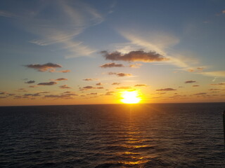 Naklejka premium sunset over the sea