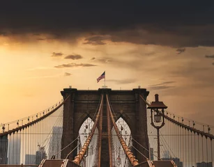 Selbstklebende Fototapeten brooklyn bridge nyc city © skone27