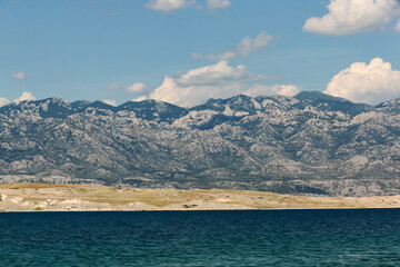 karge Karstlandschaft des Velebit-Gebirges - die Adria der kroatischen Küste