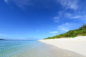 沖縄のきれいな海の風景