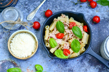   Gluten free Chickpea pasta.Fresh  low carb  high protein pasta rigatoni with   tuna sauce  ,  tuna , parmesan cheese ,olive oil and black pepper)  Ketogenic diet pasta 