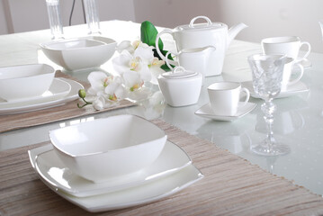 Luxury china dinnerware. Elegant golden design porcelain dishes.