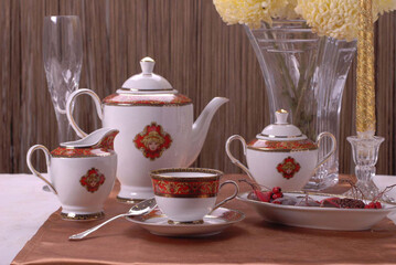 Luxury china dinnerware. Elegant golden design porcelain dishes.
