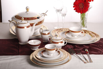 Fototapeta premium Luxury and elegant porcelain dinner set with a classy golden design.