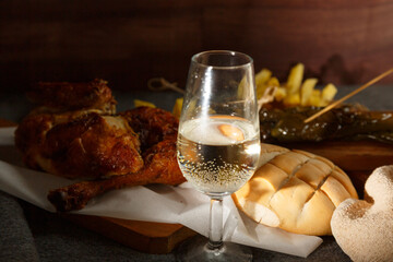 Comida en casa, Pollo asado con copa de vino blanco