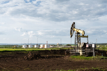 crude oil pump jack rig