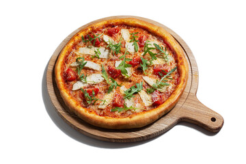 Pizza with cheese, arugula, tomatoes, chicken pieces and sauce