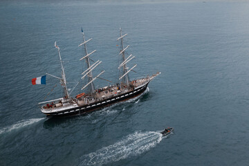 Le Belem, trois-mâts français arrivant au port de Fécamp pour l'événement Grand'Escale de juin...