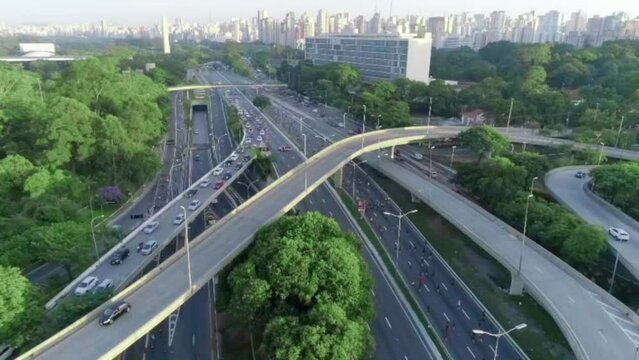 23 de maio no domingo pela manh&atilde;, livre e sem transito