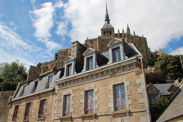 Fototapeta na wymiar houses and medieval abbey at mont-saint-michel in normandy (france) 