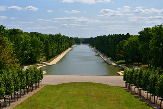 Hauts-de-Seine, France. A canal in the gardens of Sceaux Park. August 24, 2021.