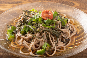 梅とオクラの冷やしそば