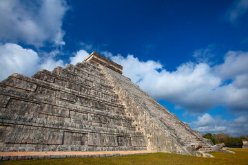 Fototapeta na wymiar Chichen Itza, one of the most visited archaeological sites in Mexico.