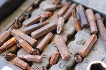 Untidy set of old rusty pieces (allen, torx, star, flat) 
