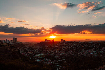 atardecer en la ciudad