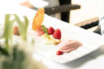 cheesecake with strawberries