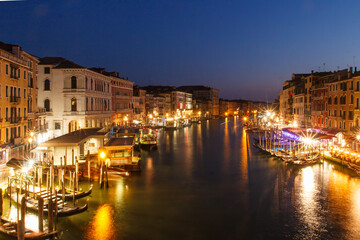 Fototapeta na wymiar Venezia paesaggio notte Canal Grande