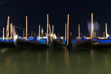 Venezia paesaggio notte gondole
