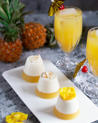 Panna cotta pina colada