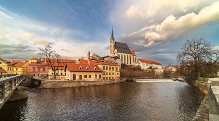 Obraz premium Beautiful view to church and castle in Cesky Krumlov, Czech republic