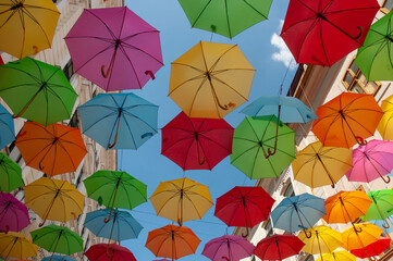 Fototapeta na wymiar Photo of umbrellas falling from the sky.