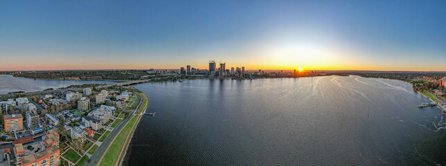 Perth skyline panorama © Jeremy