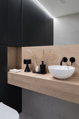 Simple and elegant bathroom