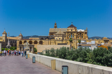 Fototapeta na wymiar Roman bridge and mosque cathedral in Cordoba, Spain