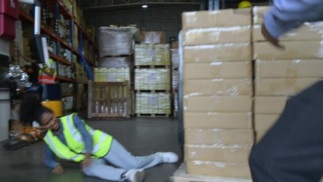 A warehouse is a place for storing and distributing goods. Therefore, the safety concern is of the utmost importance. An accident involving people It is something that requires the utmost care.