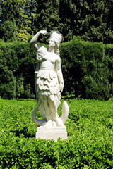 Obraz premium statue in the garden