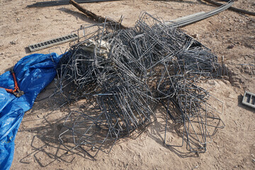 The piles of stirrup casings were gathered in a mess.