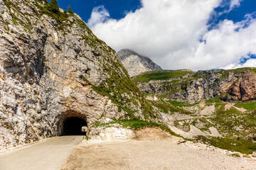 Unterwegs auf der höchsten Straße Sloweniens zum Magart Gipfel - Slowenien - Italien