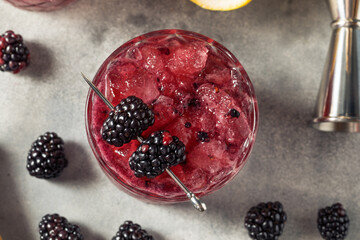 Boozy Refreshing Bramble Blackberry Cocktail