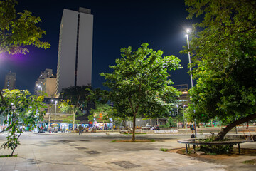 Praça no Largo da Batata, São Paulo - SP, Brasil - obrazy, fototapety, plakaty